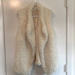 Women’s Melrose and Market fur vest in medium
